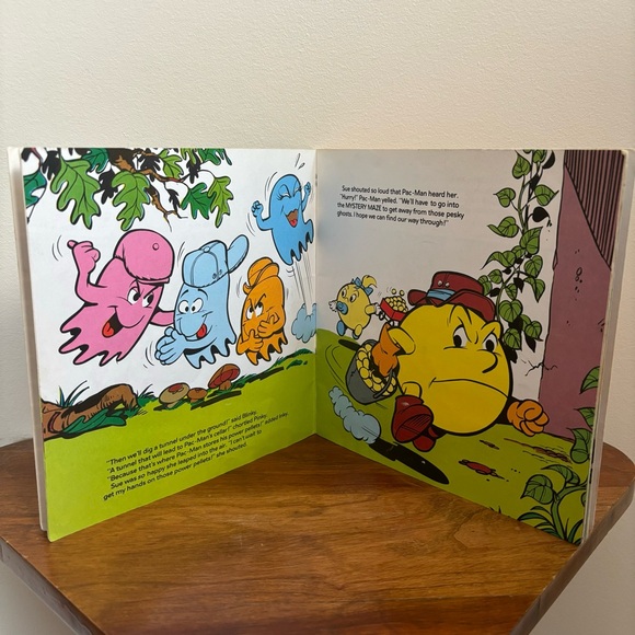 Vintage Pac-Man storybooks - Picture 6 of 14